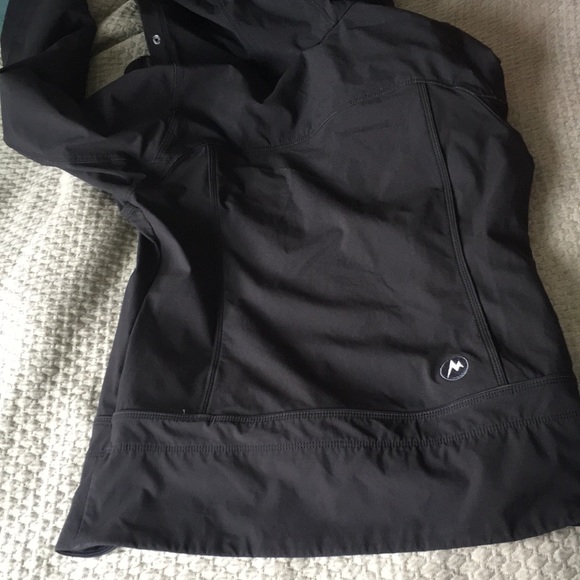 Soft shell hooded Marmot jacket - Picture 6 of 8